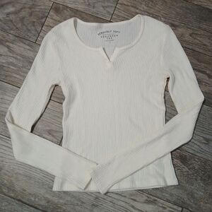 Aeropostale Womens White Shrunken Tee ~ In A Size Small